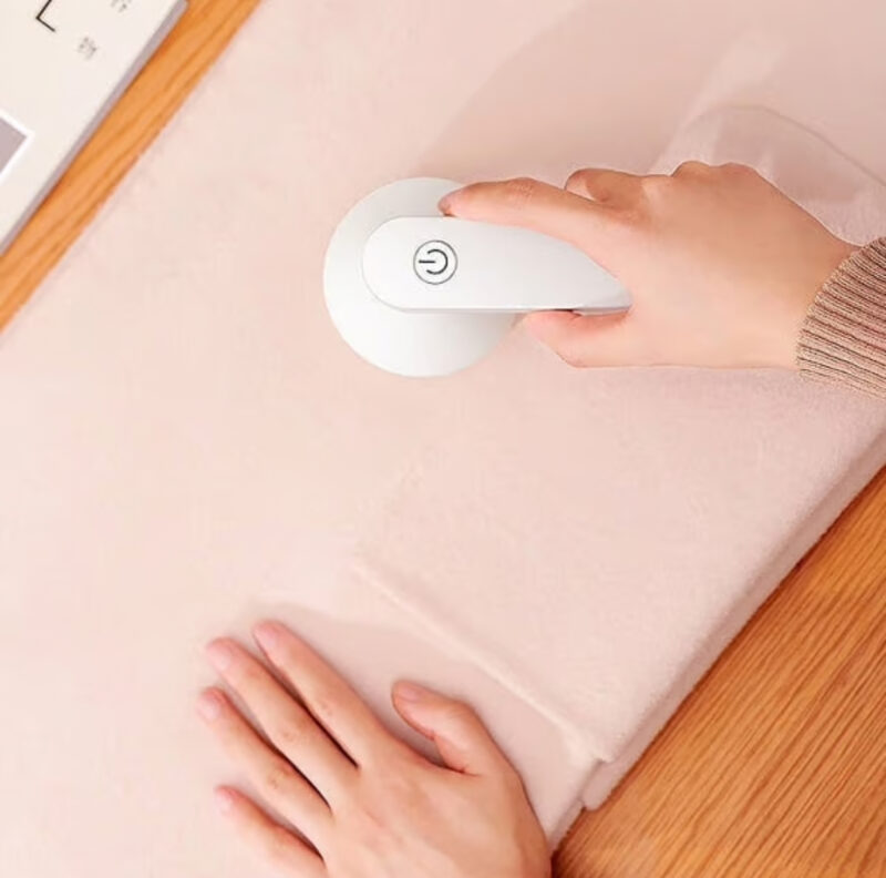 Rechargeable Lint Remover - Image 5