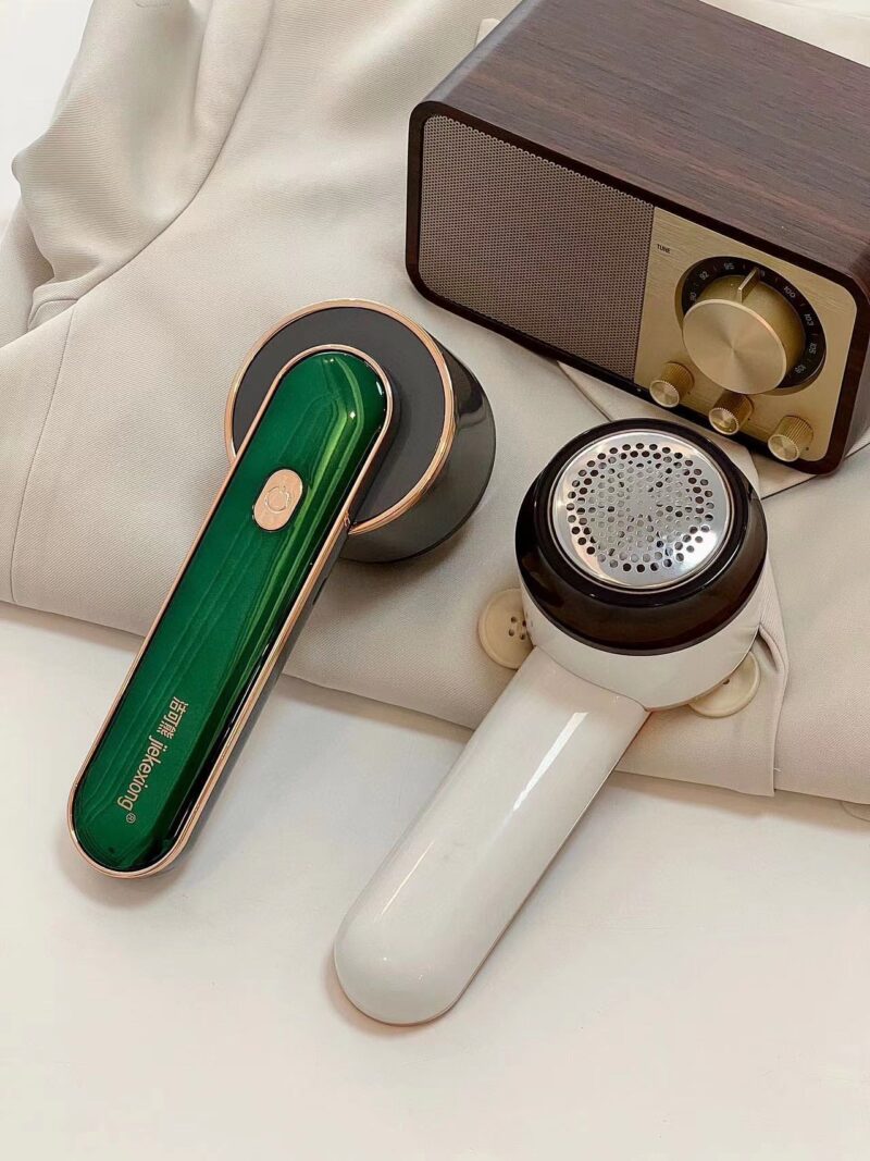 Rechargeable Lint Remover - Image 9